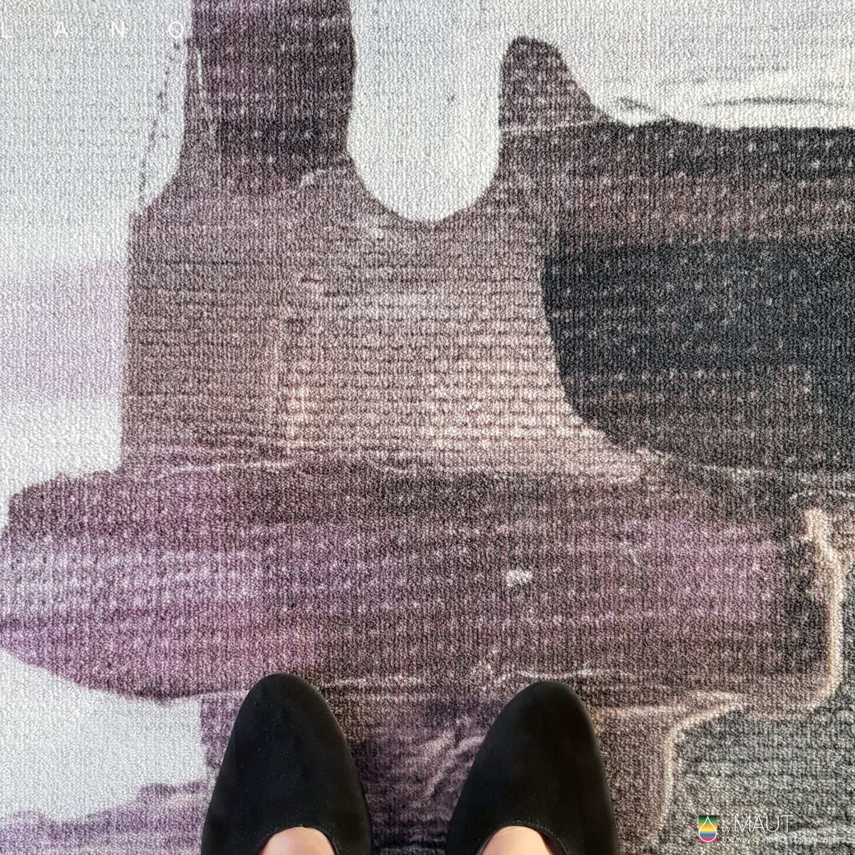 Een kunstzinnige uitstraling wordt neergezet door EXPRESSION OF THE PAINTER carpet