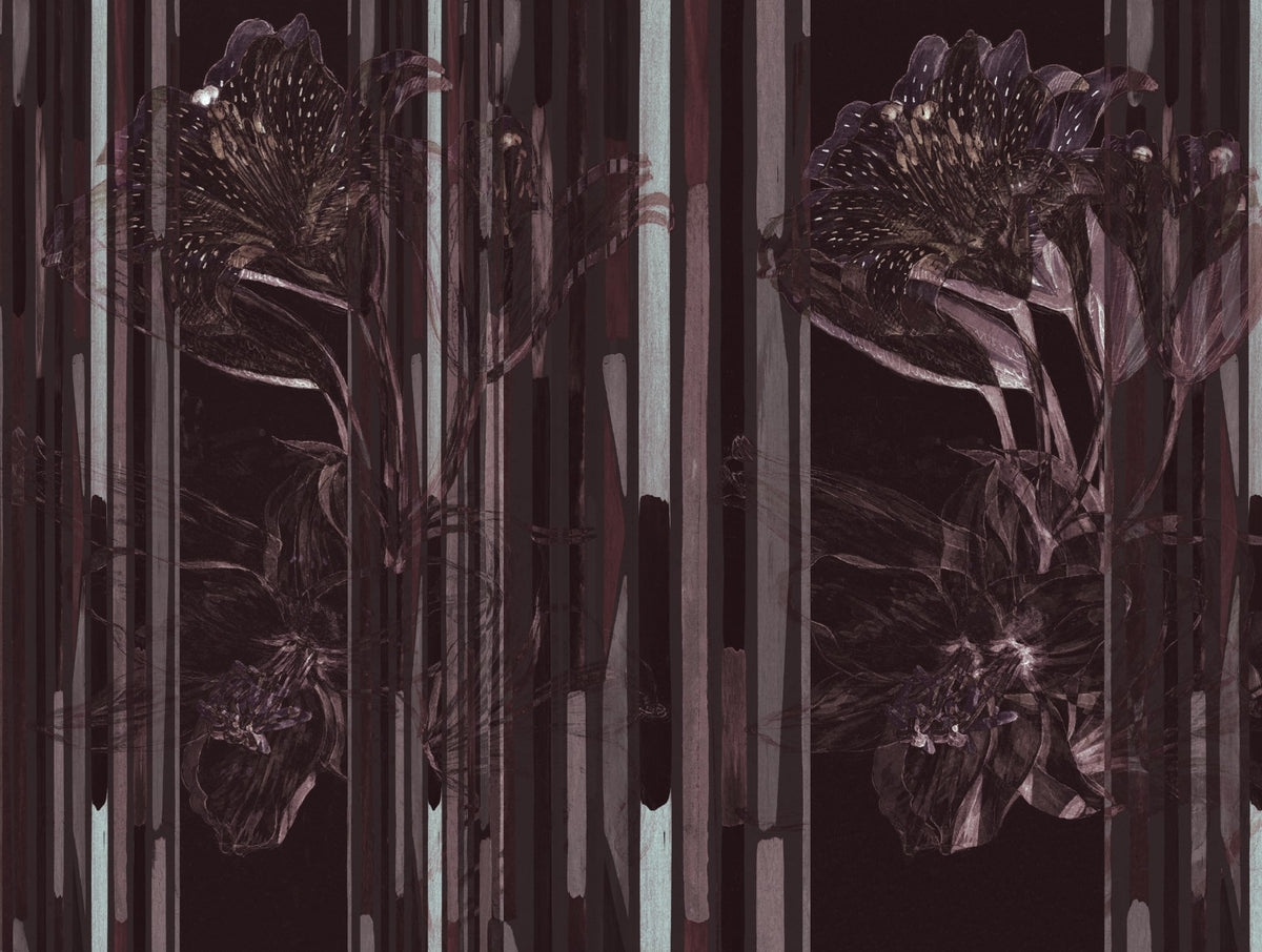 Wallpaper FLOWER EXPLOTION met expressieve en theatrale bloemen in paarse tinten