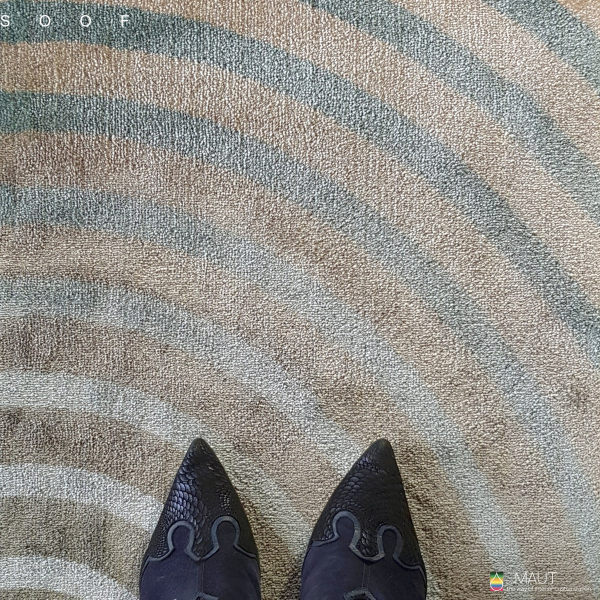 Een eigentijdse look met ronde contouren kenmerkt SWIRL GREEN carpet